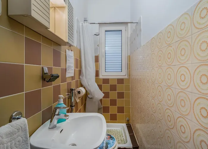 Case de vacanță 5 Bedroom Awesome In *