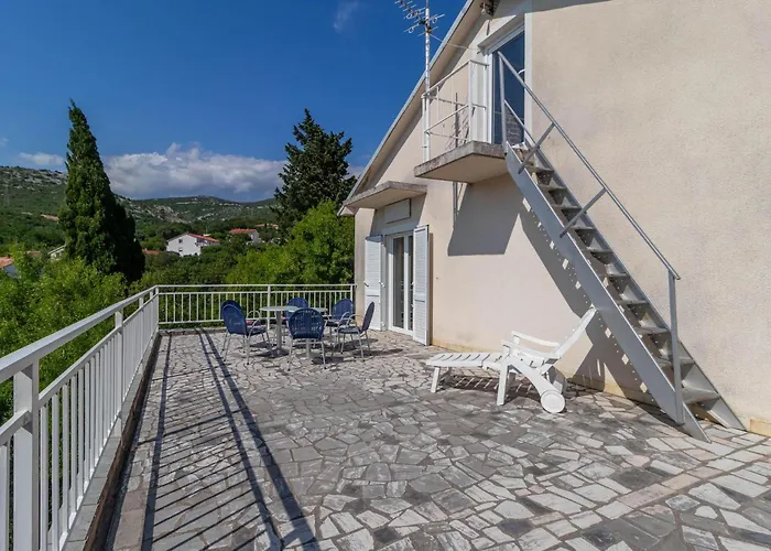 5 Bedroom Awesome In
