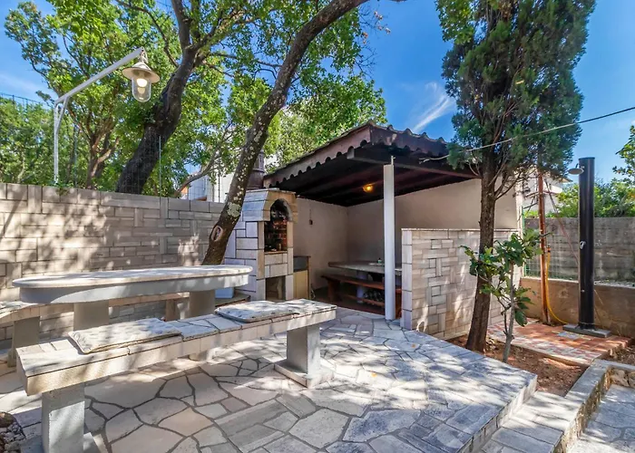 Case de vacanță 5 Bedroom Awesome In