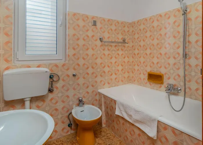 5 Bedroom Awesome In